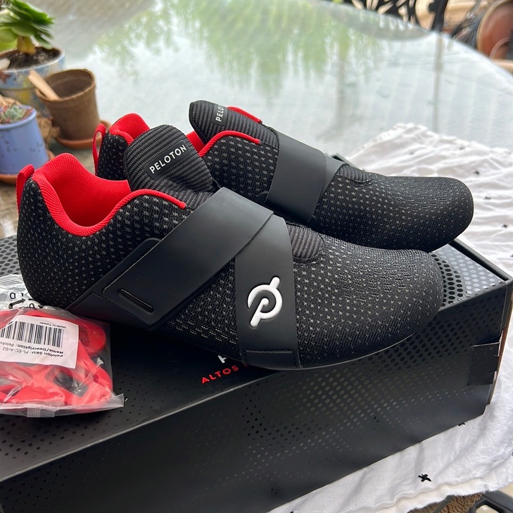 Peloton Altos Cycling Shoes for peloton (men’s size 7.5, women’s 9)